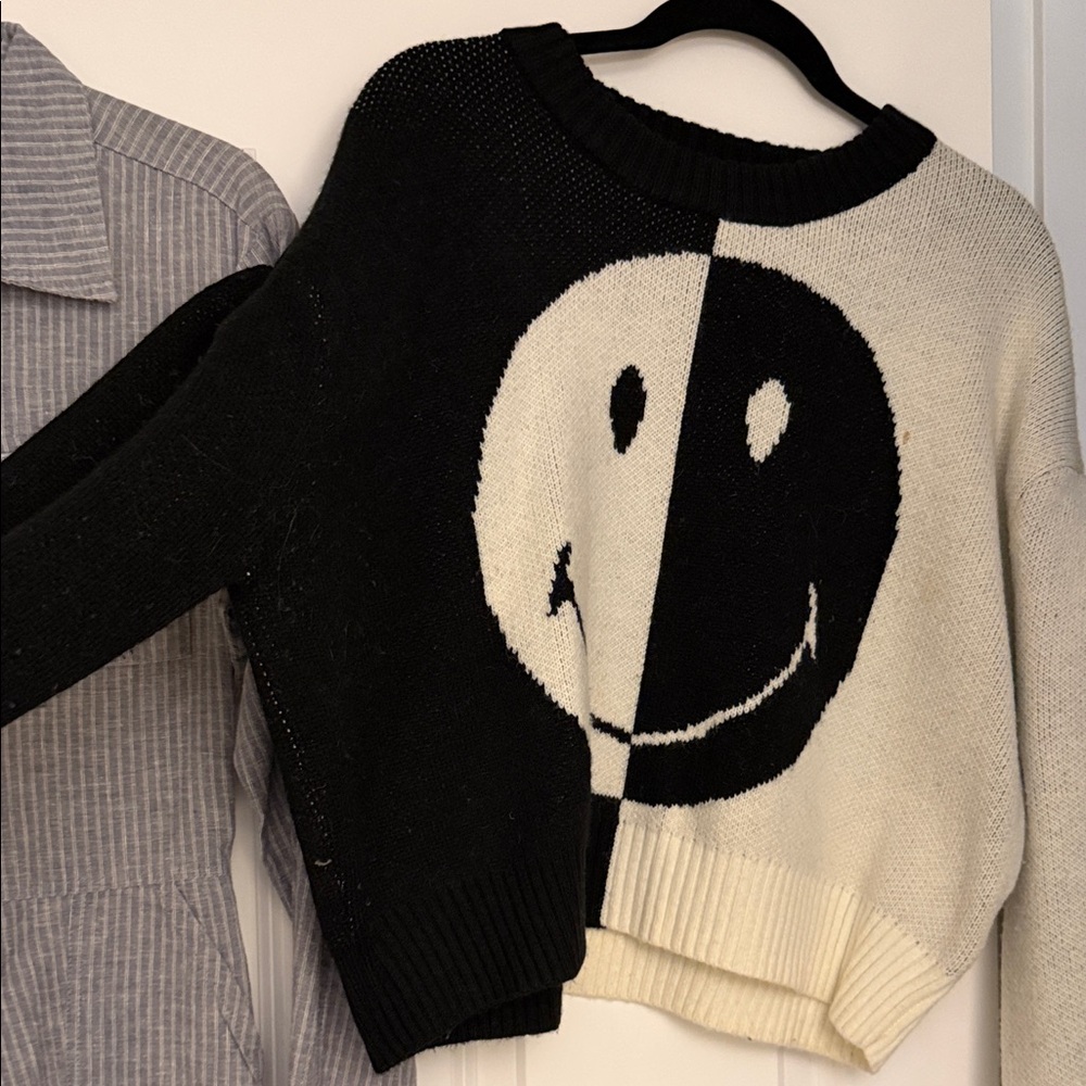 Black and White Smiley Face Sweater Farm Rio x Smiley